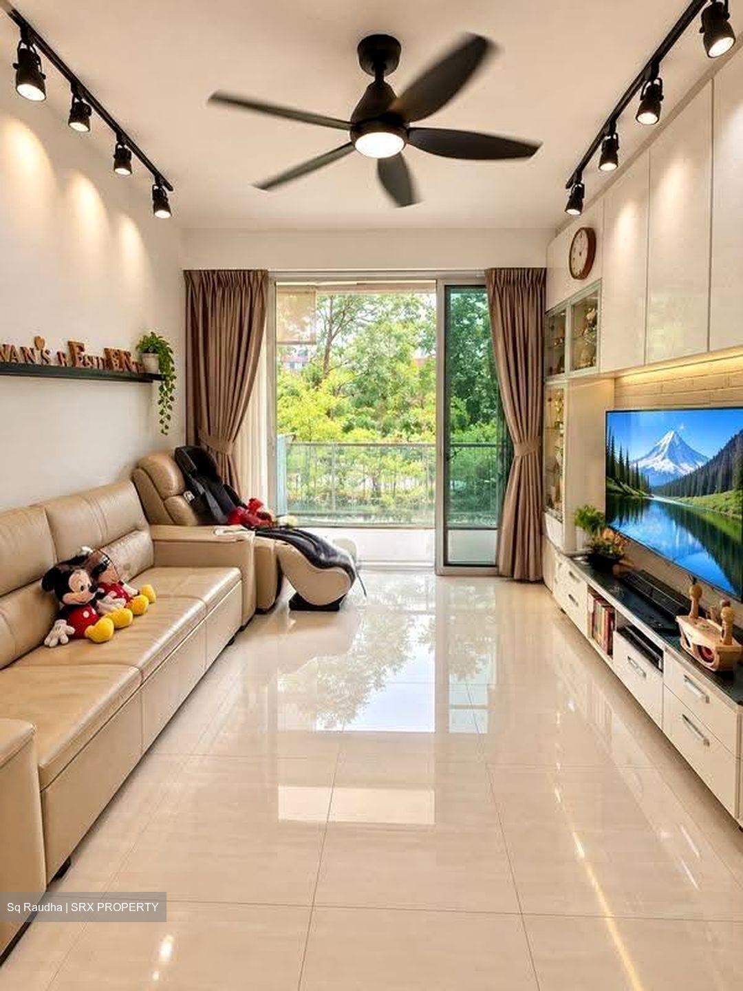 1 Canberra (D27), Condominium #637837331